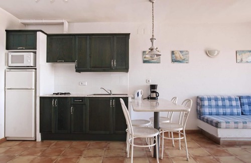Almadraba-Canyelles Apartment | Two-Bedroom Apartment Sea View located 50m from the beach