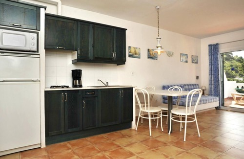 Almadraba-Canyelles Apartment | Two-Bedroom Apartment Sea View located 50m from the beach