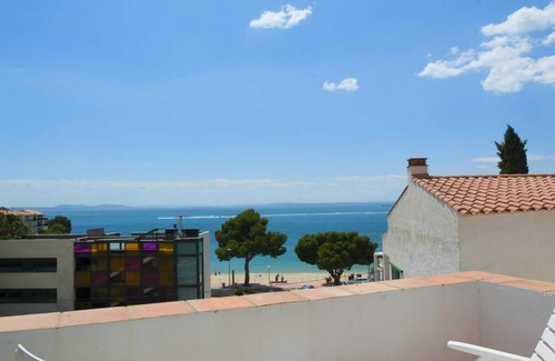 Almadraba-Canyelles Apartment | Two-Bedroom Apartment Sea View located 50m from the beach