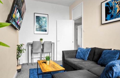 West Bromwich Apartment | Two Bedroom Apartment - West Brom - Fast WiFi - Parking - Sleeps 3 WBB