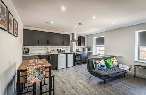 Liverpool Apartment | Two Bedroom Apartment, Sleep 5, Old Swan