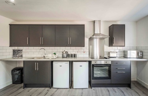 Liverpool Apartment | Two Bedroom Apartment, Sleep 5, Old Swan