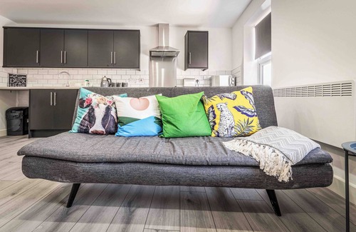 Liverpool Apartment | Two Bedroom Apartment, Sleep 5, Old Swan