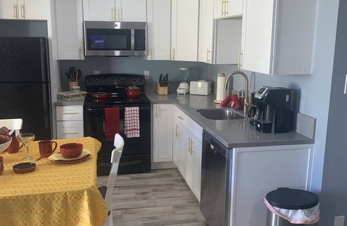Las Vegas Apartment | Two Bedroom Apartment close to Arts District and Strip