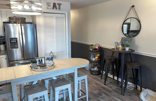 Wildwood Condo | Two Bedroom Bayside Retreat sleeps 8 in Wildwood!