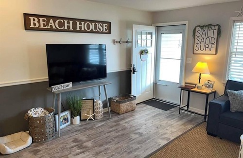 Wildwood Condo | Two Bedroom Bayside Retreat sleeps 8 in Wildwood!
