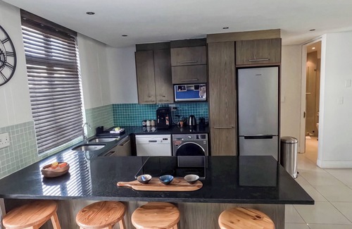 Big Bay Apartment | Two Bedroom Beachfront Penthouse with Parking