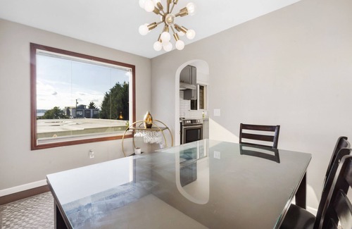 Kennydale House | Two bedroom bungalow off Lake Washington in Lower Kennydale