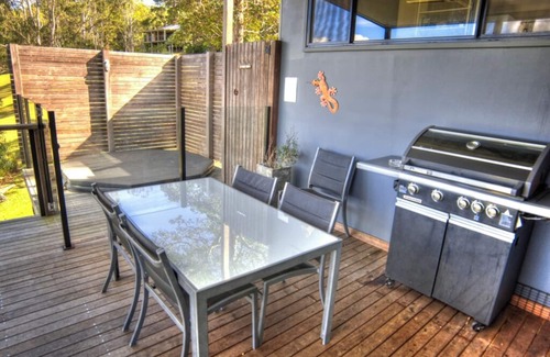 Ocean View House | Two-Bedroom Cabin at The View - Villa