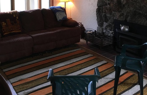Saddlestring Cabin | Two bedroom cabin on ten acres
