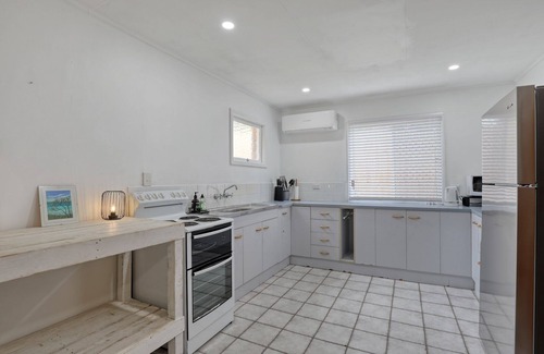 Point Lookout Apartment | Two Bedroom Central Point Lookout Unit