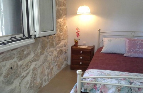 Kato Diminio House | Two bedroom Cozy Stonehouse