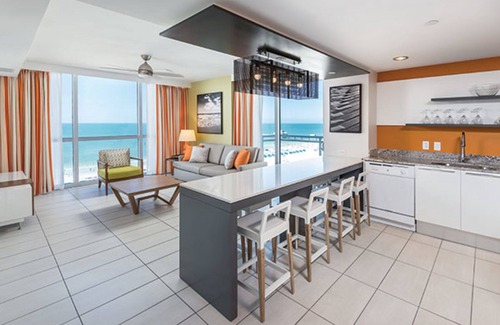 Clearwater Beach Resort | Two Bedroom Deluxe, Luxury Resort, Clearwater Beach, FL 1731707