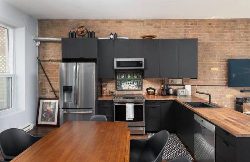 Plateau Mont Royal Apartment | Two bedroom duplex in Plateau Mont-Royal district