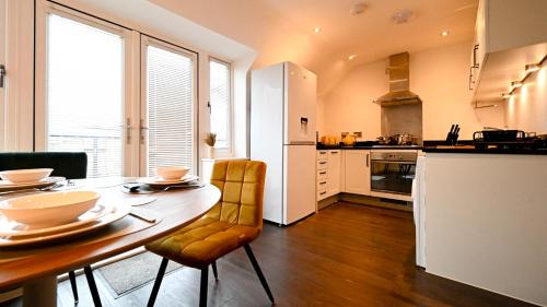 Cranfield Apartment | Two Bedroom Flat By Littlepiggyrentals Short Lets & Serviced Accommodation Cranfield With Balcony & Fast Wi-Fi