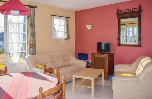 Saint-Cast-le-Guildo House | Two-Bedroom Holiday Home In Saint Cast Le Guildo