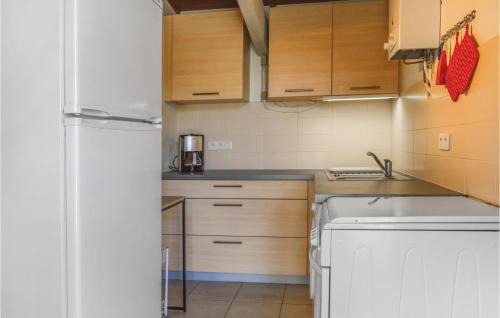 Calcatoggio House | Two-Bedroom Holiday Home In Calcatoggio