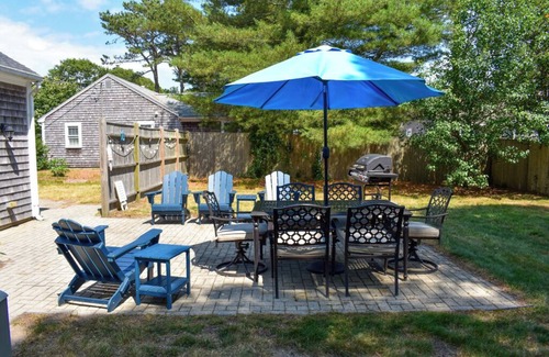 West Dennis House | Two bedroom home just a quick drive to West Dennis Beaches