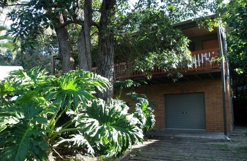 Point Lookout House | Two bedroom house in quiet cul-de-sac and walking distance to beaches.