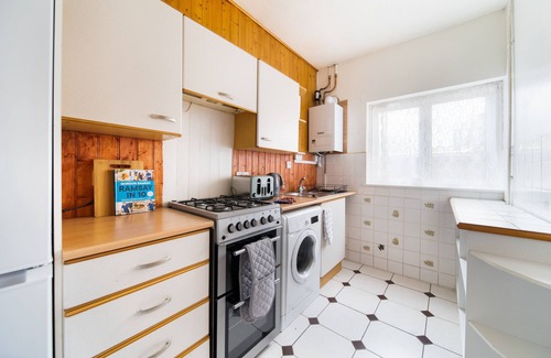 Luton House | Two Bedroom House in Luton