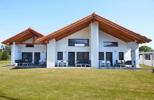 El Pito Apartment | Two-Bedroom House with garden views