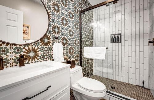 Vista Apartment | Two Bedroom - King in Master Heart of Downtown Vista