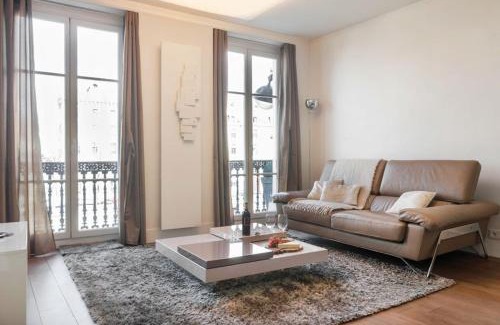 Quartier de la Monnaie Apartment | Two Bedroom Luxury Apartment - Balcony with View of Notre Dame