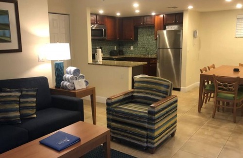 Pompano Beach Resort | Two Bedroom Pool View, Luxury Condo, Pompano Beach, Florida (3331195)