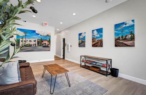 Vista Apartment | Two Bedroom - Queen in Both. Heart of Downtown Vista