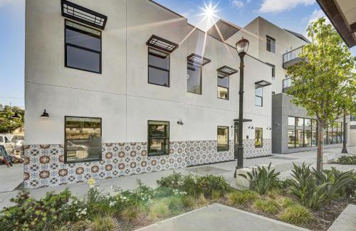 Vista Apartment | Two Bedroom - Queen in Both. Heart of Downtown Vista