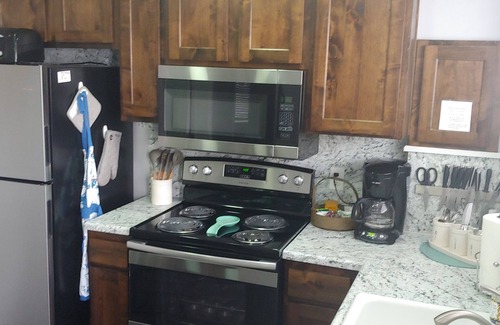 Wichita House | Two bedroom retreat near Friends University