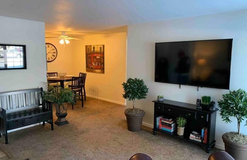 Janesville Apartment | Two Bedroom Serviced Residence In Quiet Neighborhood