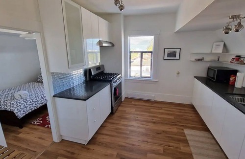 Mount Pleasant Apartment | Two bedroom suite in the heart of Vancouver