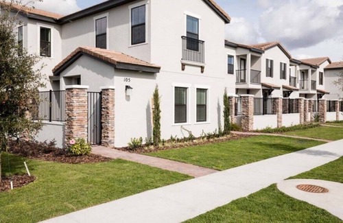 Haines City House | Two Bedroom Townhome in Balmoral Resort Near Theme Parks - Free Gas Card