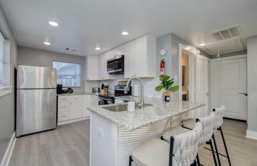 Greater East End House | Two-Bedroom Townhouse in Downtown Houston