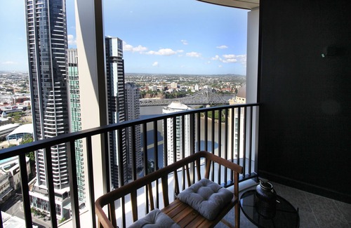 Brisbane Central Business District Apartment | Two Bedroom Two Bathroom | First Class Residence on Queen St, Brisbane CBD