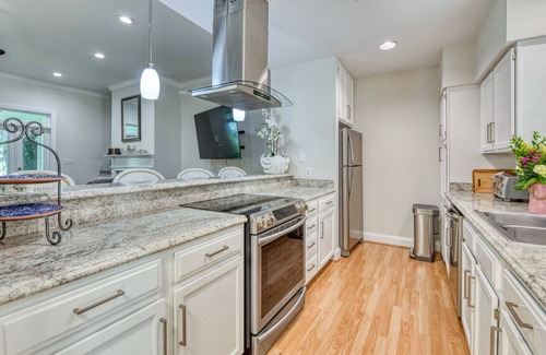 Murrells Inlet House | Two-Bedroom, Two-Bath, Single-Story Cottage Located in Wachesaw Plantation