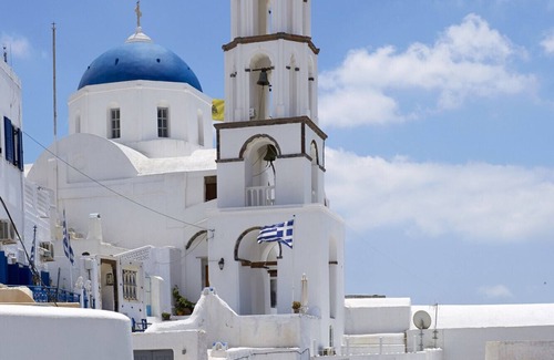 Pyrgos Villa | Two Bedroom Villa with Private Outdoor Jacuzzi