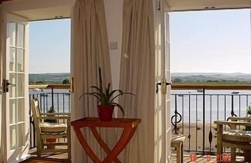 Topsham Cottage | Two Bedroom Waterside Cottage With Balcony And Magnificent Views Of The Estuary