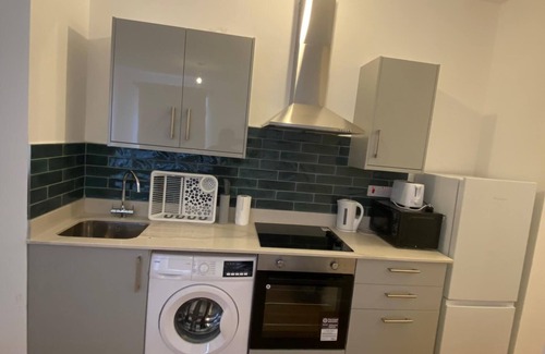 Walpole Apartment | Two bedrooms in Ealing 2