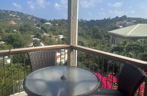 Estate Pastory Apartment | Two Birds - Condo w/pool close to town!