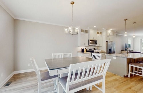 Morehead City House | Two bright townhomes in the heart of the action with fast WiFi, W/D & balcony