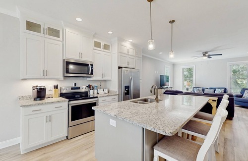 Morehead City House | Two bright townhomes in the heart of the action with fast WiFi, W/D & balcony