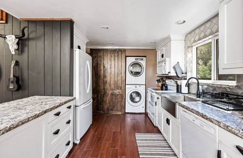 Three Rivers House | Two cabins in one property (tinyhouse+treehouse)
