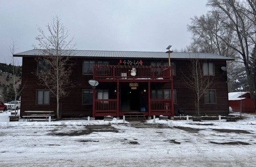 Lake City Condo | Two condos bundled together to accommodate your group! Sleep up to 12 people.