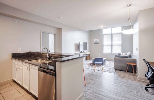 Central Business District Apartment | TWO CozySuites at the Banks with Pool! 17