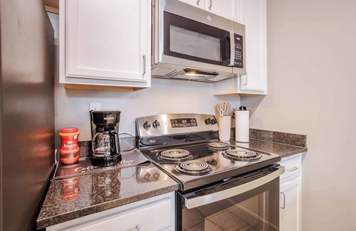 Central Business District Apartment | TWO CozySuites at the Banks with Pool! 17