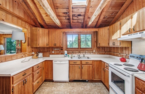 Lake Township Cottage | Two Dog-Friendly Guest Cottages with High-Speed WiFi and Private Beach Frontage
