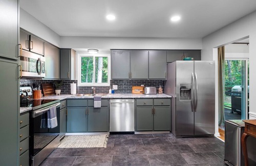 Northwest Akron House | Two Entire Homes W/Hot Tubs and Games Sleeps 20