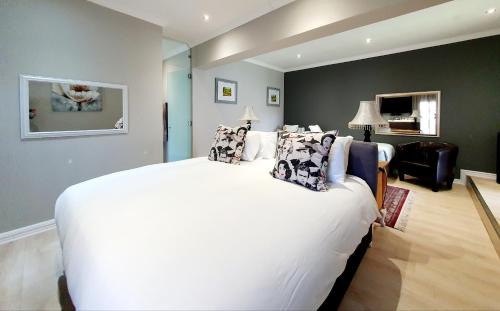 George House | Two Fat Owls Guesthouse